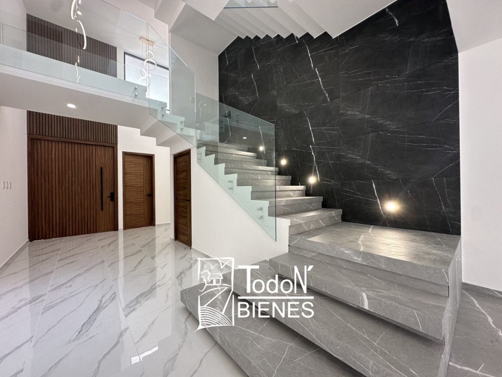 CASA VENTA PARQUE VIENA Lomas de Angelópolis 2 PUEBLA