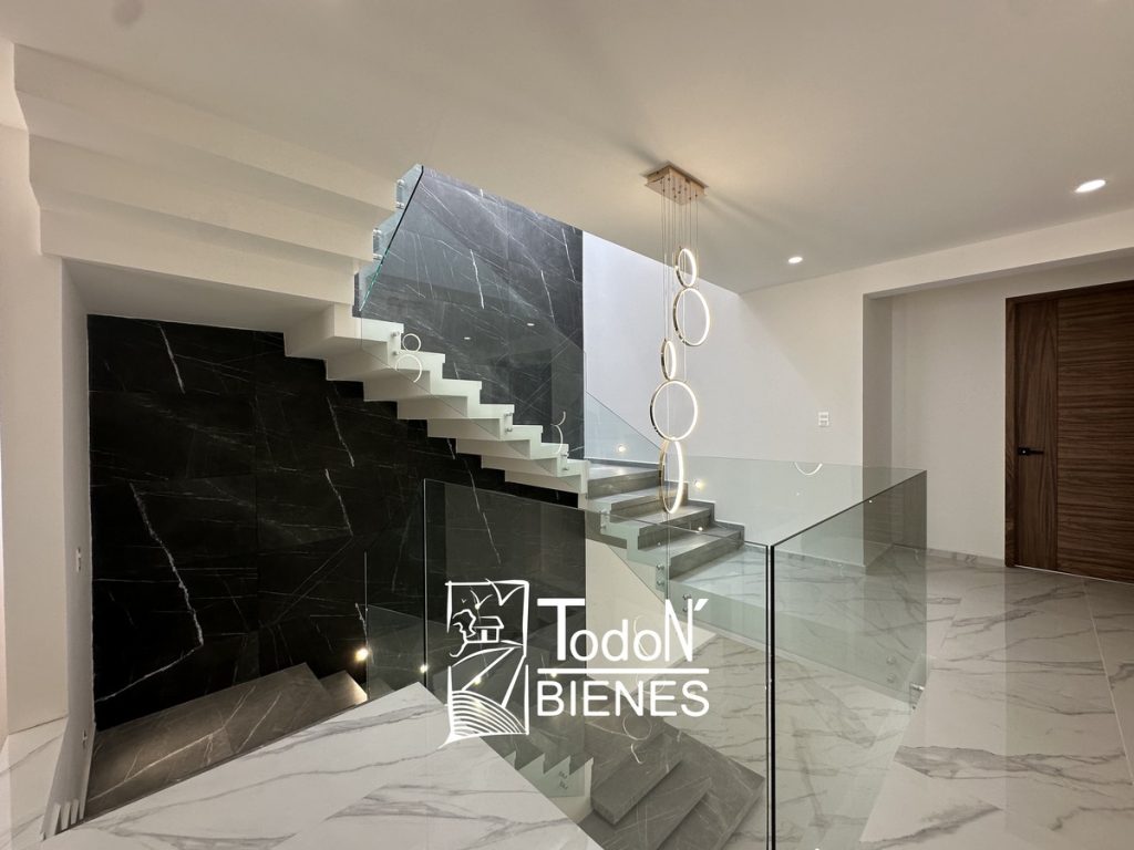 CASA VENTA PARQUE VIENA Lomas de Angelópolis 2 PUEBLA