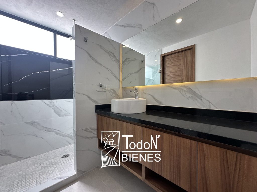 CASA VENTA PARQUE VIENA Lomas de Angelópolis 2 PUEBLA