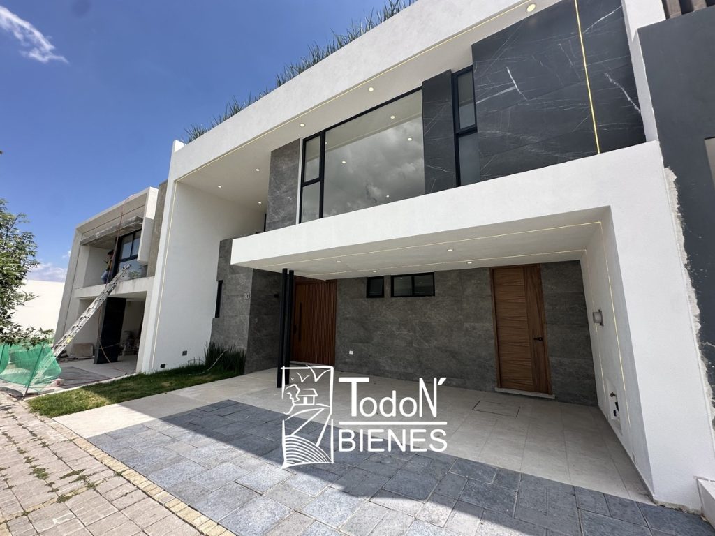 CASA VENTA PARQUE VIENA Lomas de Angelópolis 2 PUEBLA