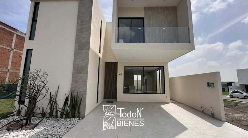 CASA VENTA MALTA Lomas de Angelópolis H23