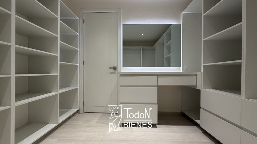 CASA VENTA MALTA Lomas de Angelópolis H23