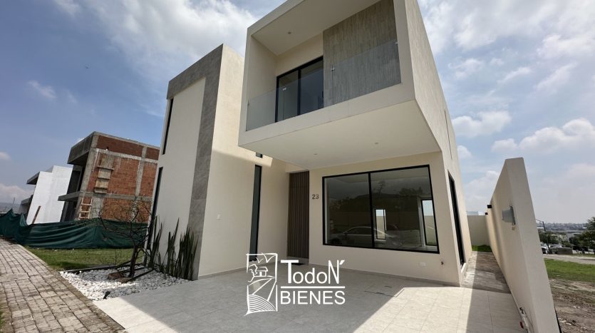 CASA VENTA MALTA Lomas de Angelópolis H23