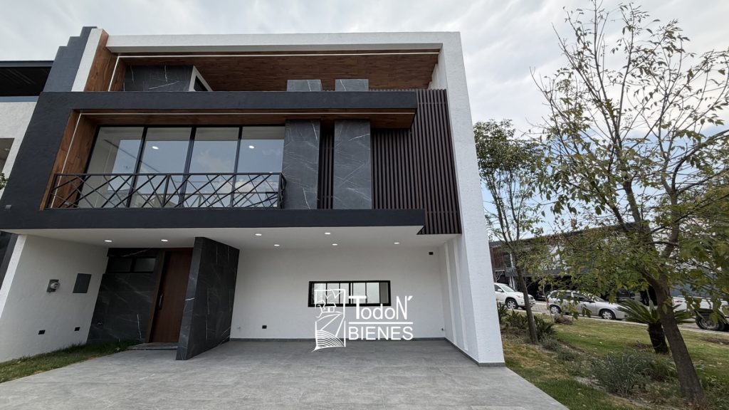 CASA VENTA PARQUE MONACO Lomas de Angelópolis 2 PUEBLA