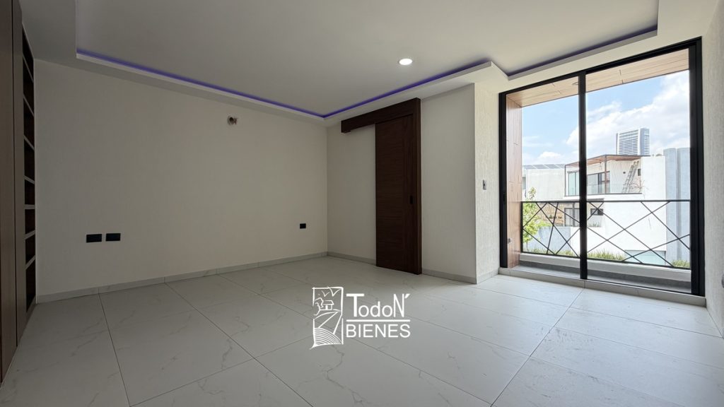 CASA VENTA PARQUE MONACO Lomas de Angelópolis 2 PUEBLA