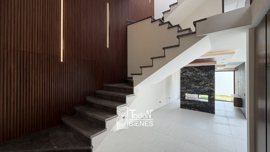 CASA VENTA PARQUE MONACO Lomas de Angelópolis 2 PUEBLA