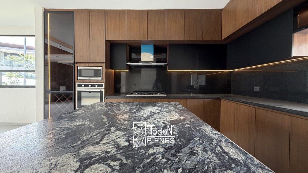 CASA VENTA PARQUE MONACO Lomas de Angelópolis 2 PUEBLA