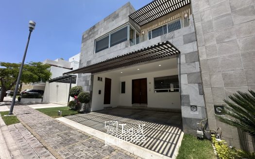 Venta casa castellana Lomas de Angelópolis Puebla