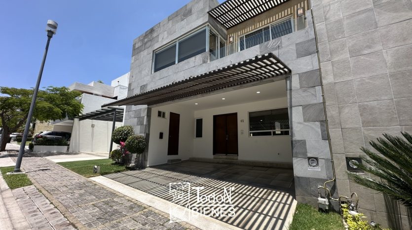 Venta casa castellana Lomas de Angelópolis Puebla