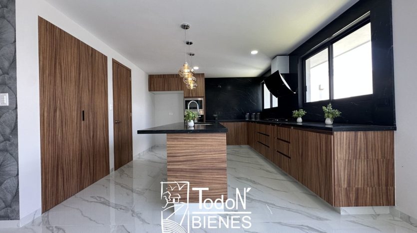 CASA VENTA PARQUE COLIMA Lomas de Angelópolis PUEBLA