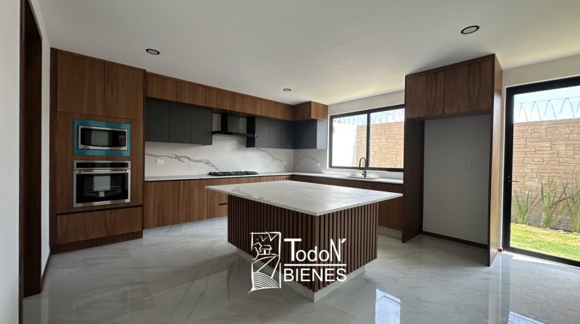 Casa venta san marino Lomas de Angelópolis 2 PUEBLA