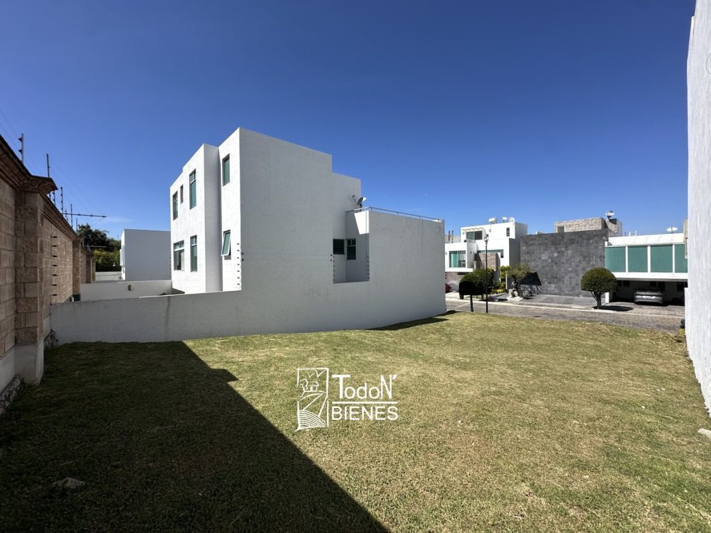 Venta terreno parque plata Lomas de Angelópolis Puebla