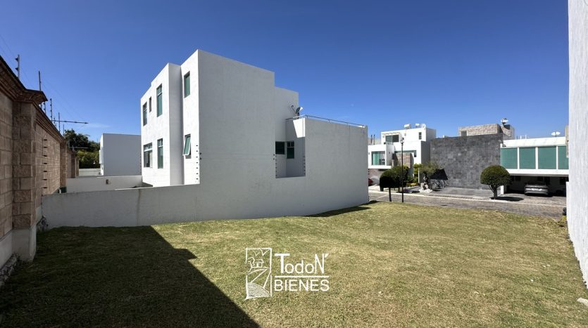 Venta terreno parque plata Lomas de Angelópolis Puebla