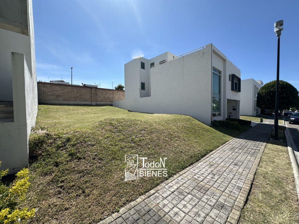 Venta terreno parque plata Lomas de Angelópolis Puebla