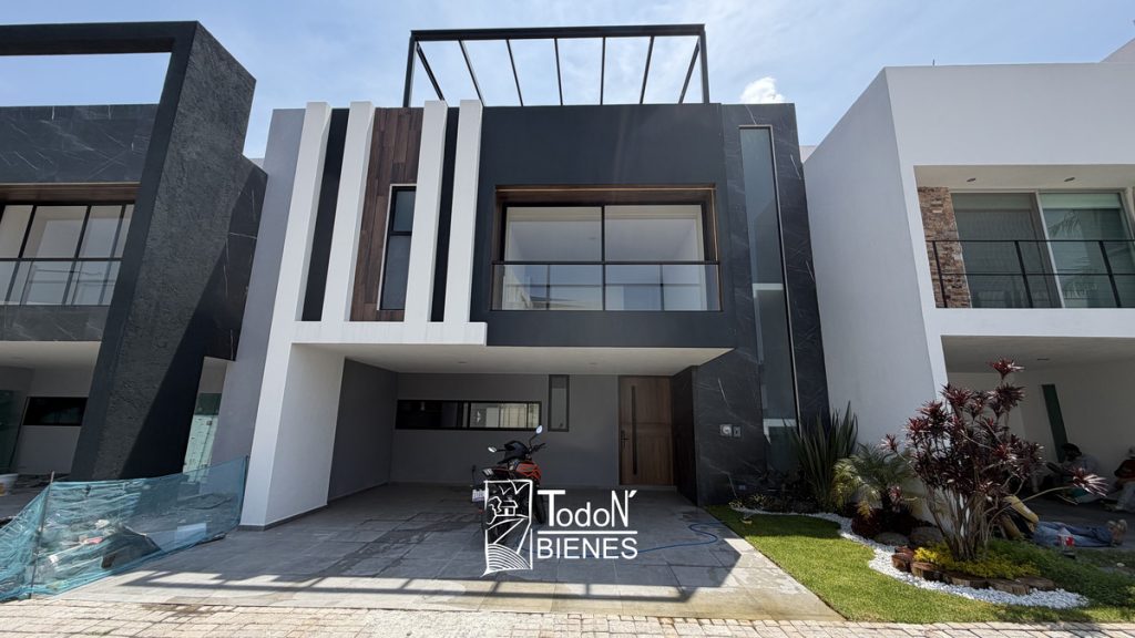 CASA VENTA SONORA Lomas de Angelópolis PUEBLA