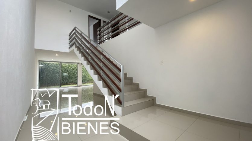 Renta casa Lomas de Angelópolis parque lisboa Puebla