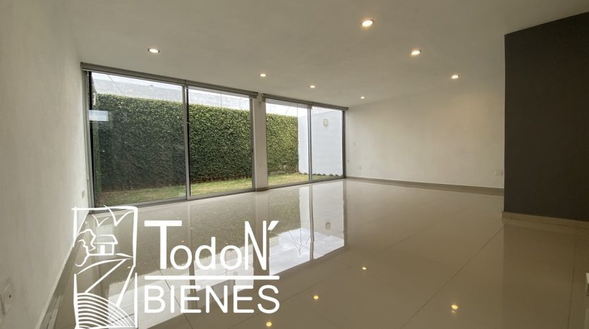 Renta casa Lomas de Angelópolis parque lisboa Puebla