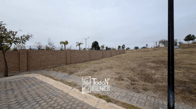 Venta terreno parque praga Lomas de Angelópolis Puebla