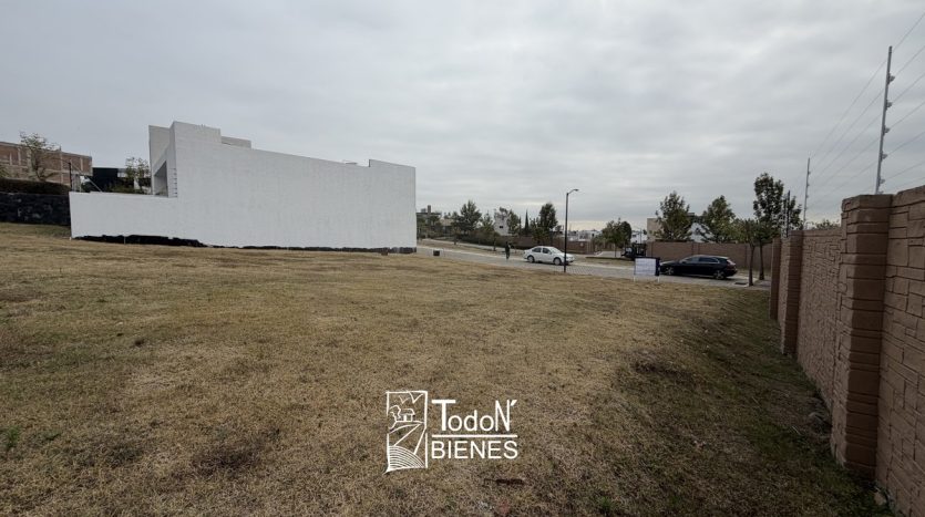 Venta terreno parque praga Lomas de Angelópolis Puebla