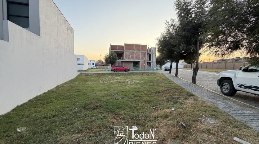 Lote en venta parque sofia Lomas de Angelópolis 2