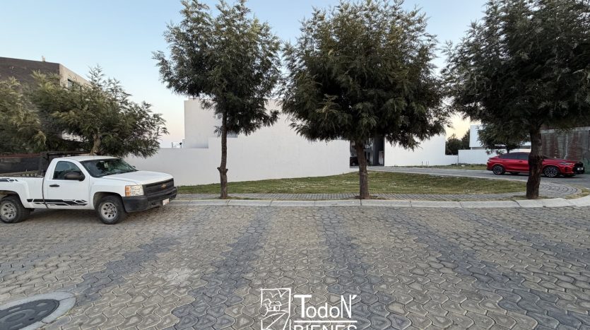 Lote en venta parque sofia Lomas de Angelópolis 2