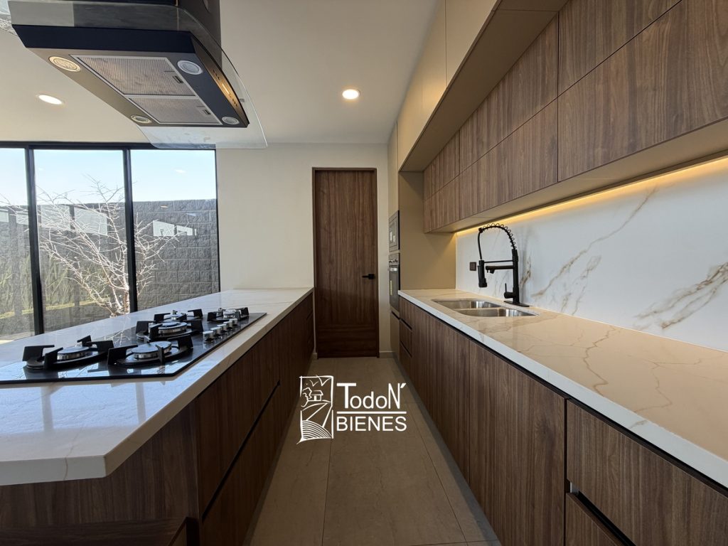Venta casa Lomas de Angelópolis Parque Viena PUEBLA