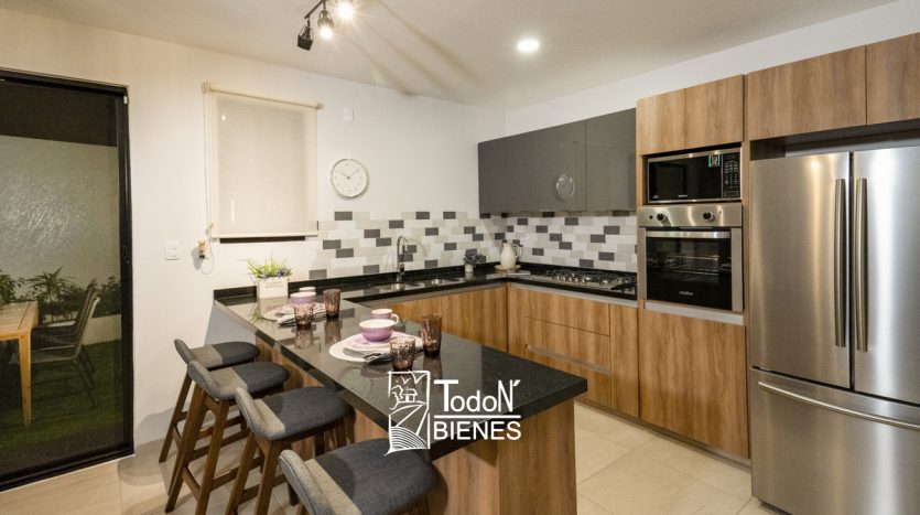 Venta casa la rioja Lomas de Angelópolis zinfandel