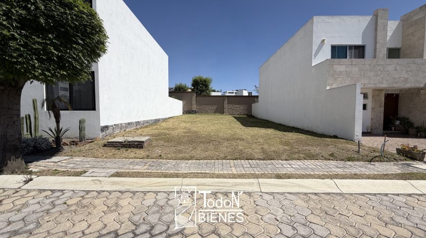 Venta terreno FRENTE AREA VERDELomas de Angelópolis parque guanajuato PUEBLA