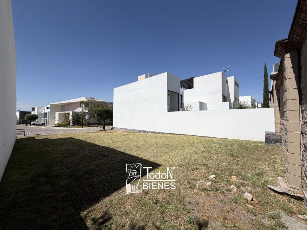 Venta terreno FRENTE AREA VERDELomas de Angelópolis parque guanajuato PUEBLA