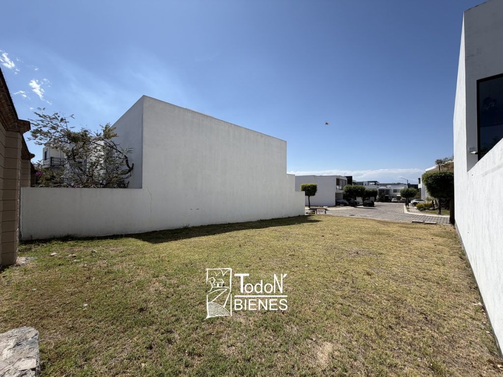 Venta terreno FRENTE AREA VERDELomas de Angelópolis parque guanajuato PUEBLA
