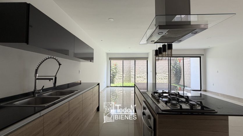 CASA VENTA ALTARIA Lomas de Angelópolis Cascatta Puebla