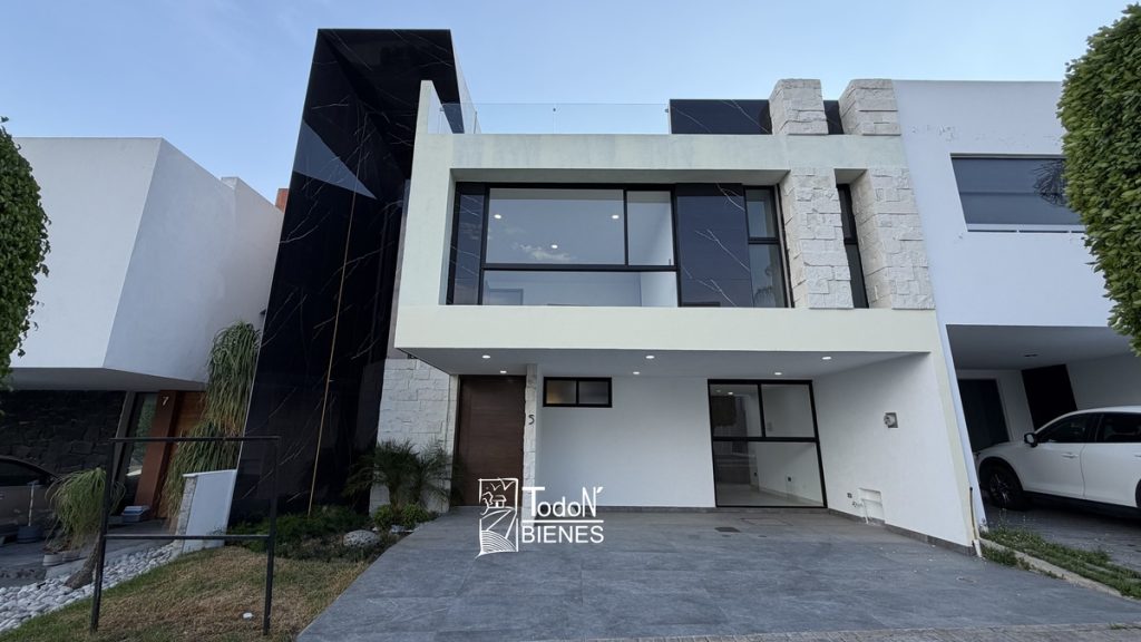 CASA Venta Parque VENETO Lomas de Angelópolis Puebla