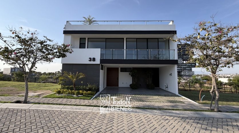 VENTA CASA PARQUE ADARA Lomas de Angelópolis Cascatta PUEBLA