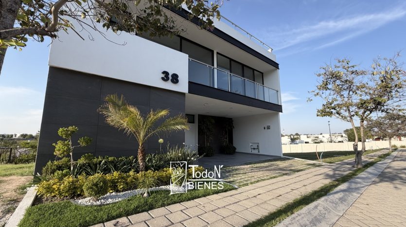 VENTA CASA PARQUE ADARA Lomas de Angelópolis Cascatta PUEBLA